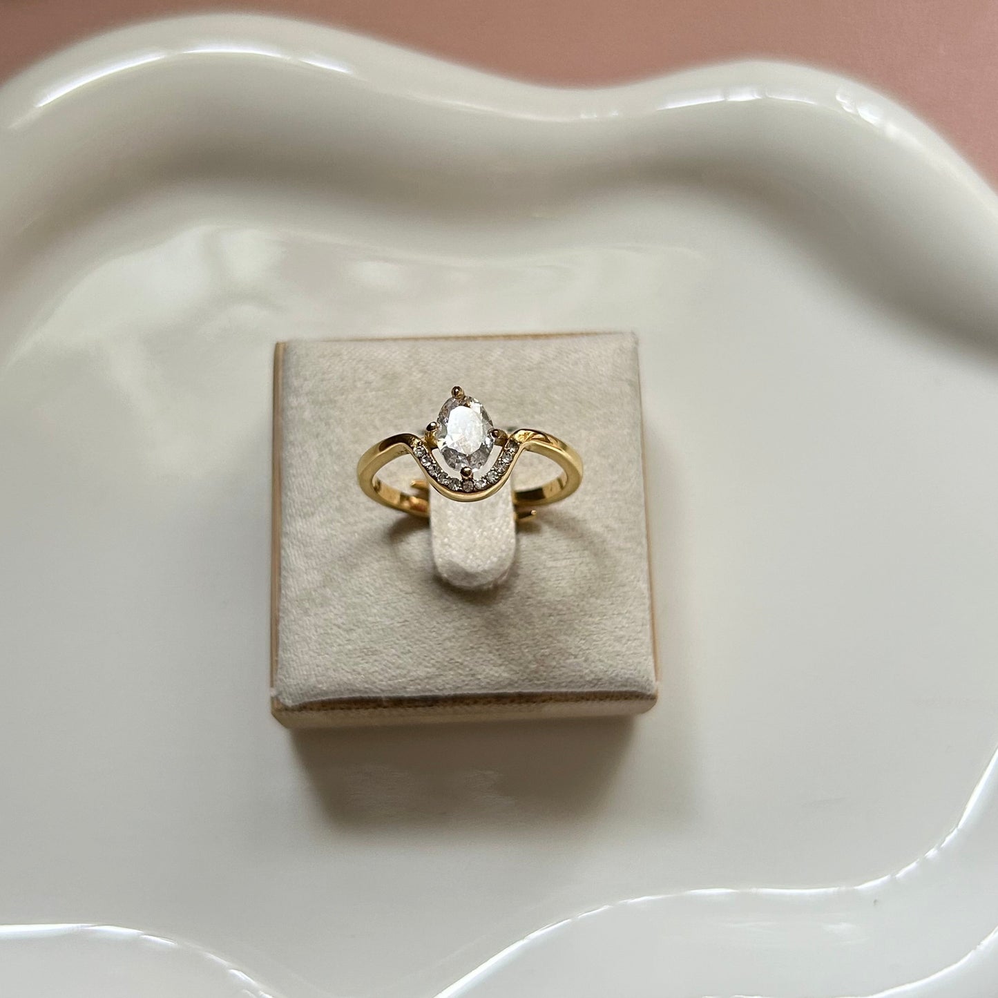 OLIVIA - Adjustable Oval Ring