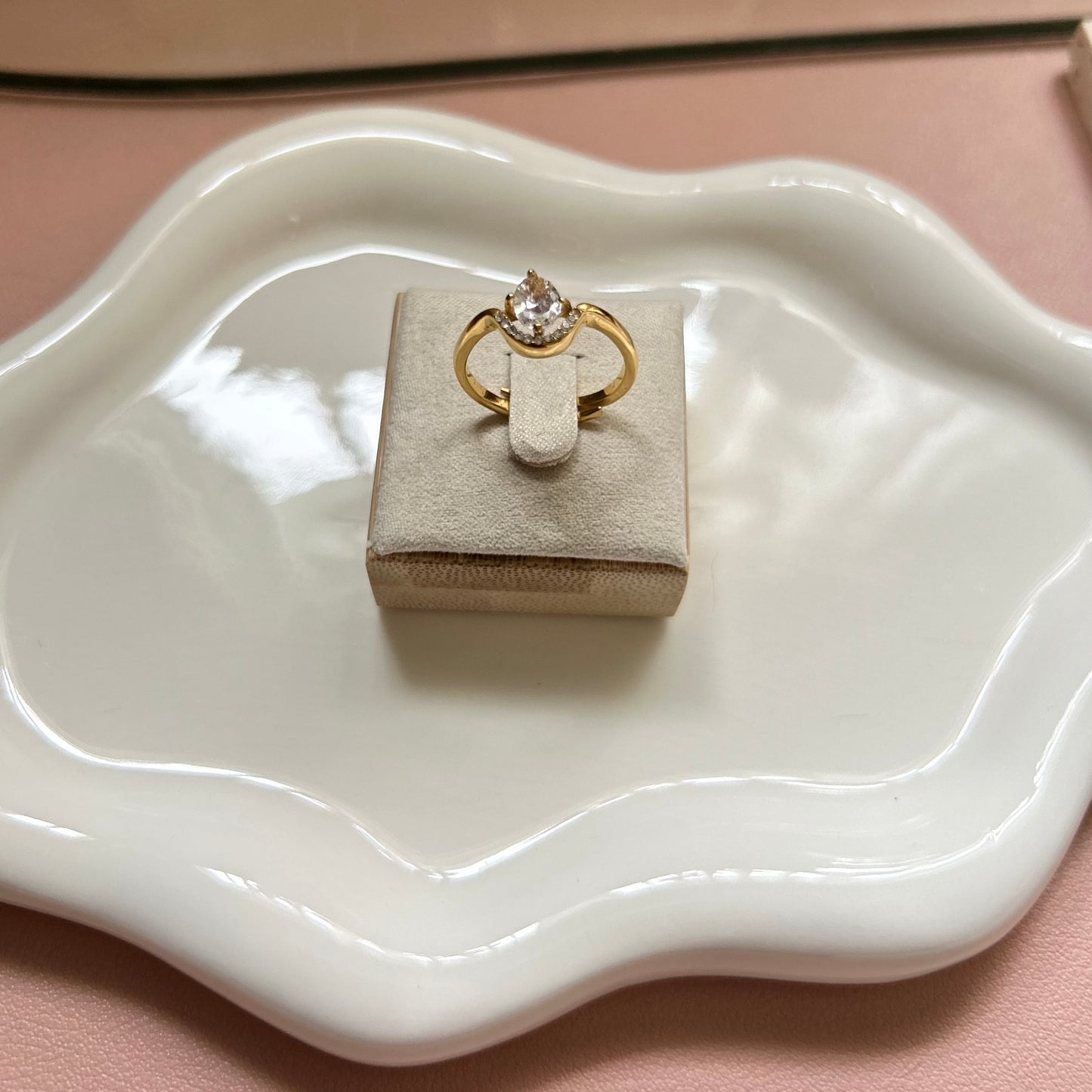 OLIVIA - Adjustable Oval Ring