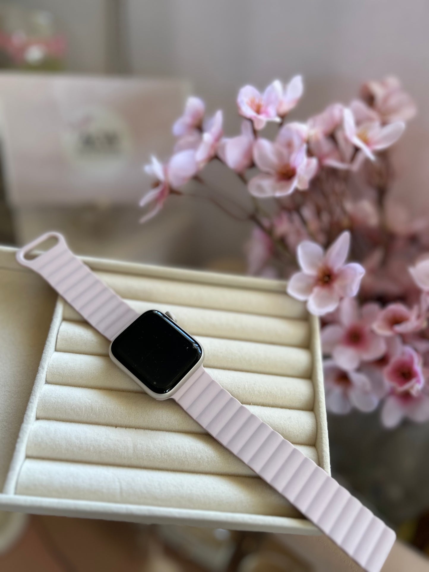 Magnetic iWatch Band