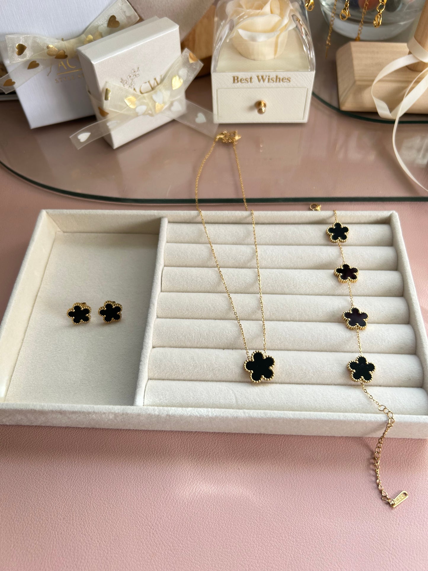 BLOSSOM - Single Flower Necklace (B)