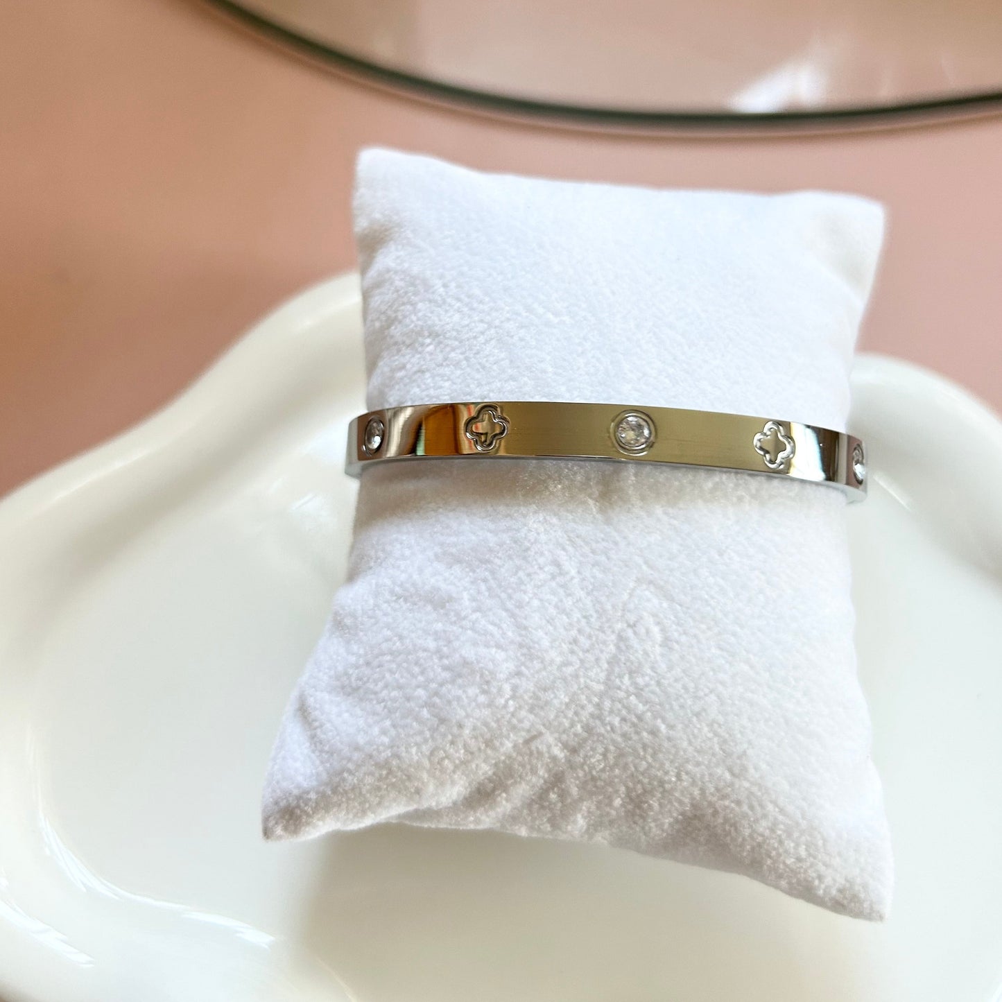 KAILEY (S) - Clover with Circular Zirconia Bangle