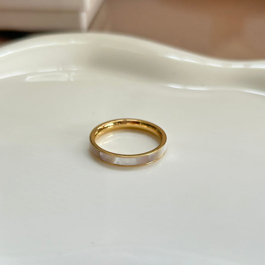 MELANIE - Natural White Shell Ring