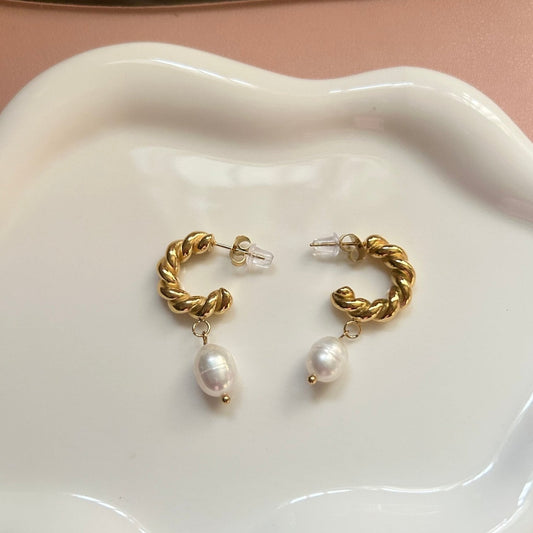 CHARLIE - C Twist Pearl Stud Earrings - ACW Style Studio